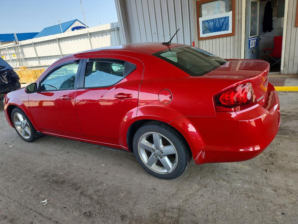 62820526 :رقم المزاد ، 1B3BD2FG2BN573888 vin ، 2011 Dodge Avenger مزاد بيع