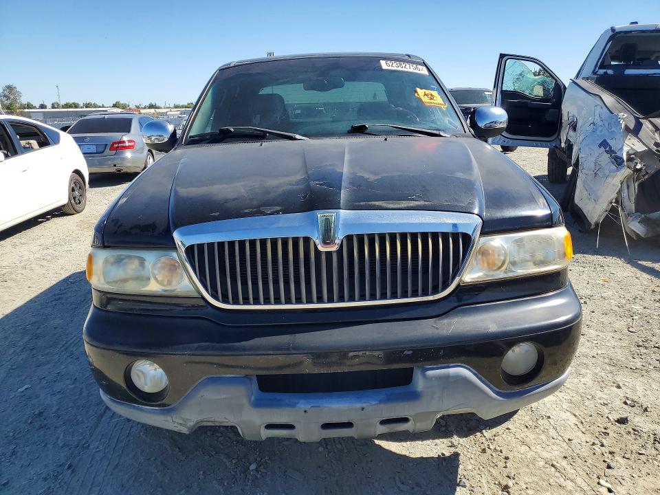 62382756 :رقم المزاد ، 5LTEW05A22KJ03060 vin ، 2002 Lincoln Blackwood مزاد بيع