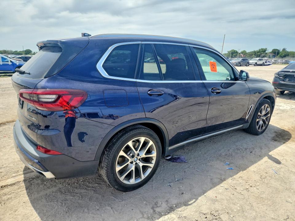 60833146 :رقم المزاد ، 5UXCR4C08L9C75073 vin ، 2020 Bmw X5 مزاد بيع