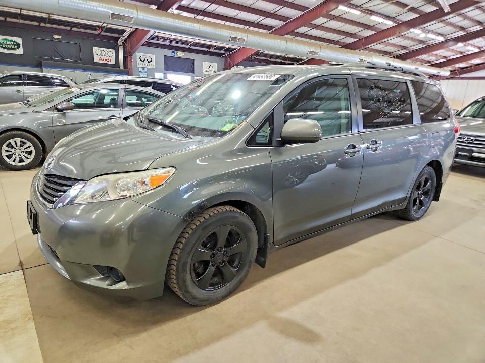 2012 Toyota Sienna მანქანა იყიდება აუქციონზე, vin: 5TDKK3DC2CS277811, აუქციონის ნომერი: 62562566