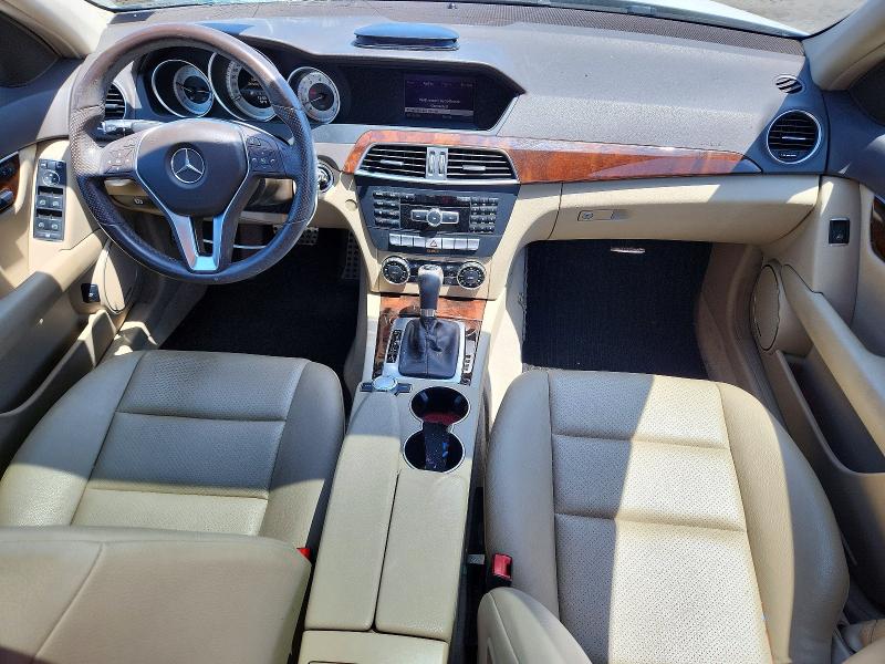 2014 Mercedes-benz C მანქანა იყიდება აუქციონზე, vin: WDDGF8AB2EA923339, აუქციონის ნომერი: 59312876
