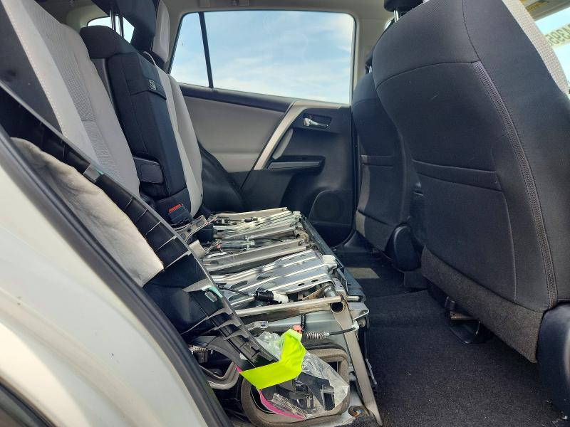 62643956 :رقم المزاد ، JTMRJREV5HD100144 vin ، 2017 Toyota Rav4 Hybrid مزاد بيع