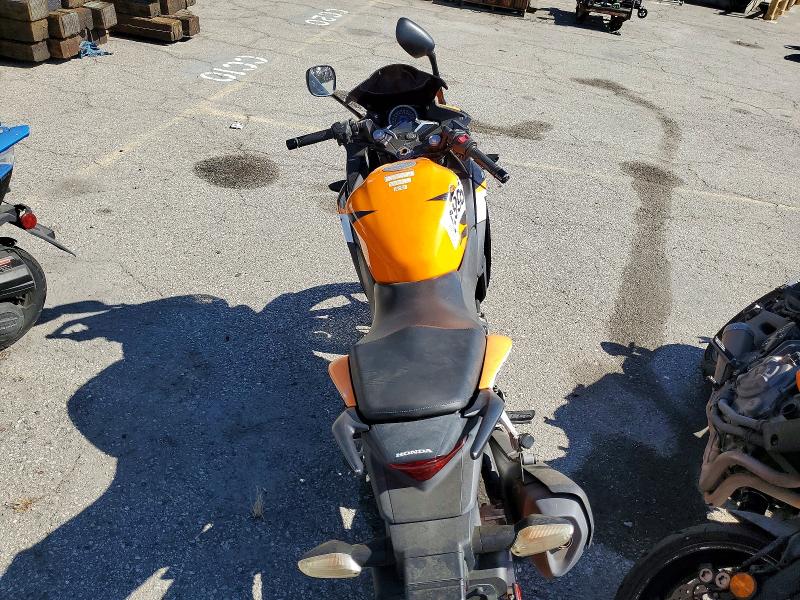 62995286 :رقم المزاد ، MLHMC4100D5301467 vin ، 2013 Honda Cbr250 مزاد بيع