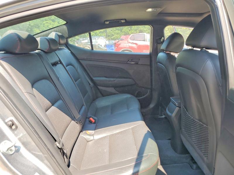 62439426 :رقم المزاد ، KMHD04LB0JU613215 vin ، 2018 Hyundai Elantra مزاد بيع