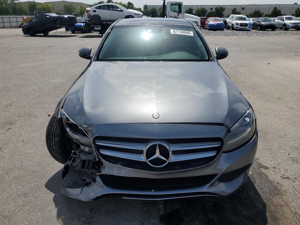 61138686 :رقم المزاد ، WDDWF4JB1HR219966 vin ، 2017 Mercedes-benz C مزاد بيع