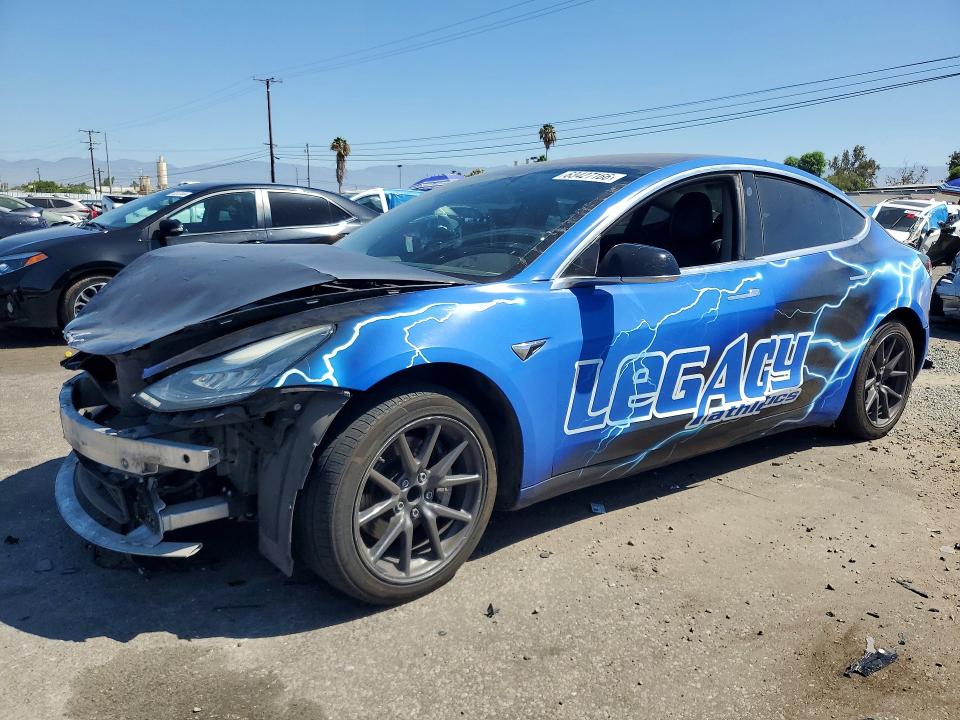 63427166 :رقم المزاد ، 5YJ3E1EA4JF034385 vin ، 2018 Tesla Model 3 مزاد بيع