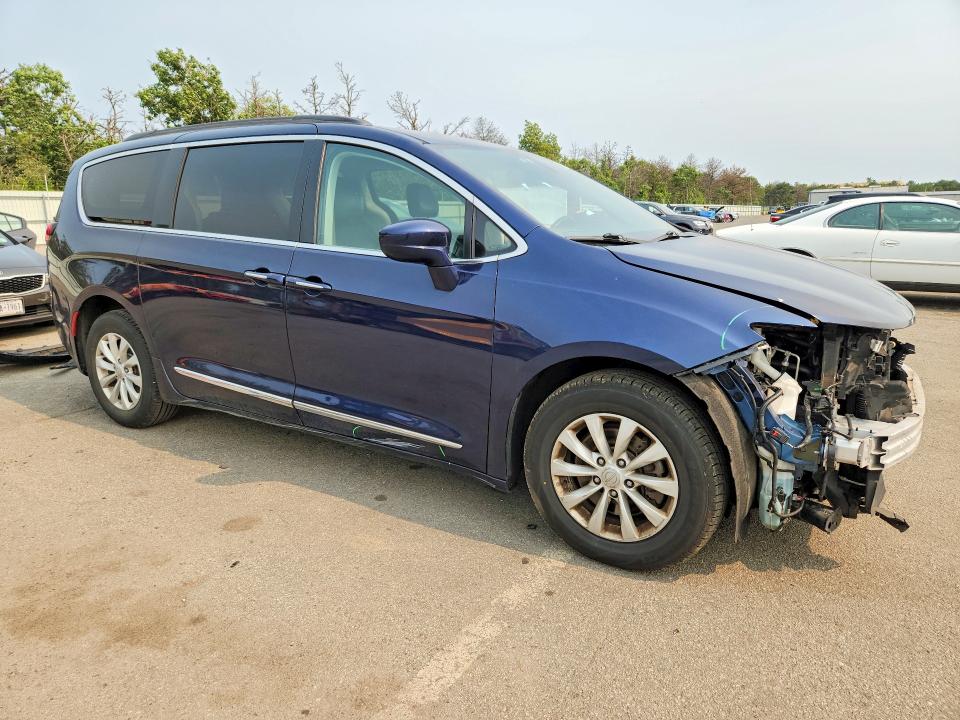 60698296 :رقم المزاد ، 2C4RC1BG4HR519651 vin ، 2017 Chrysler Pacifica مزاد بيع