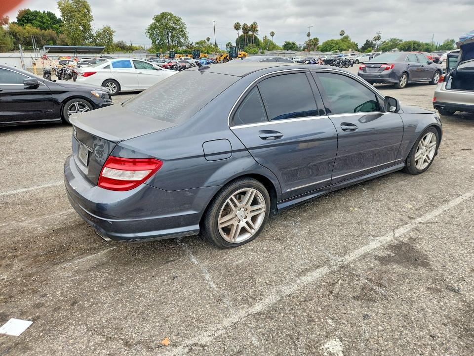 59294486 :رقم المزاد ، WDDGF56X09R065847 vin ، 2009 Mercedes-benz C مزاد بيع