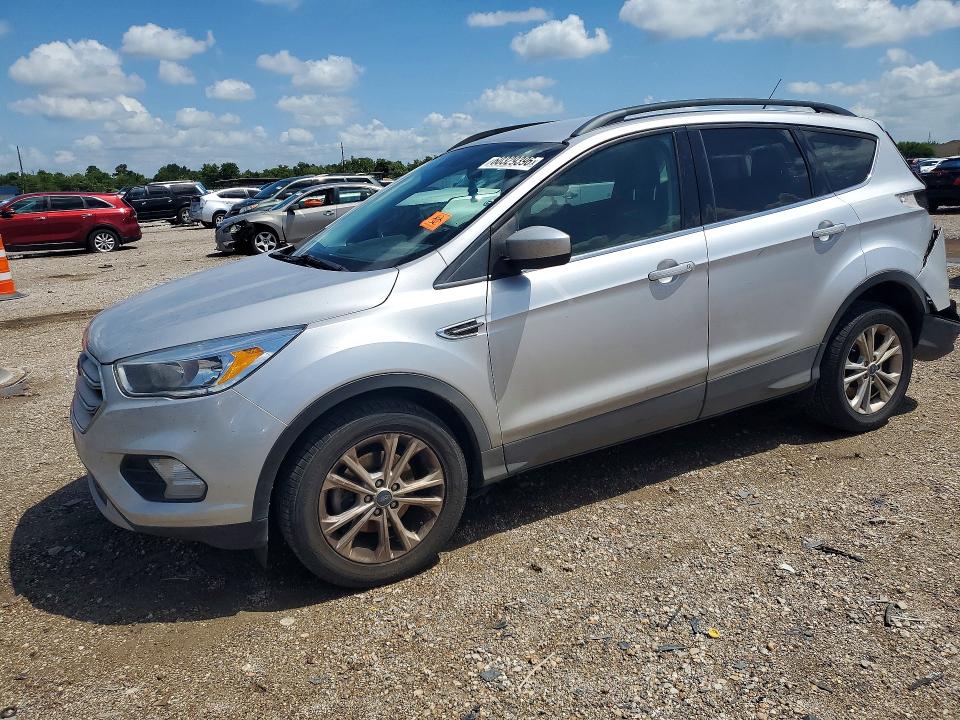60329396 :رقم المزاد ، 1FMCU0GD9JUD54938 vin ، 2018 Ford Escape مزاد بيع