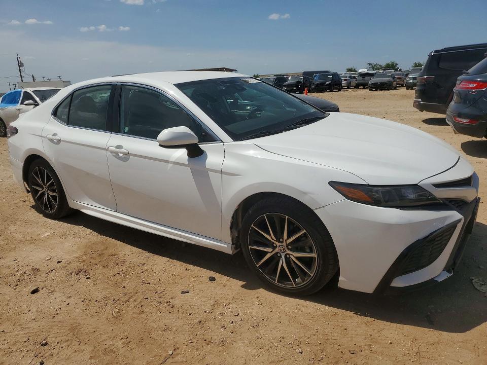 Продаж на аукціоні авто 2021 Toyota Camry, vin: 4T1G11AK1MU579205, номер лоту: 63350166
