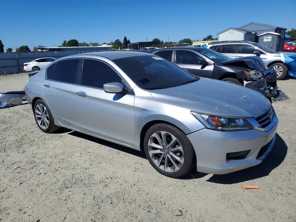 61443686 :رقم المزاد ، 1HGCR2F52FA089303 vin ، 2015 Honda Accord مزاد بيع