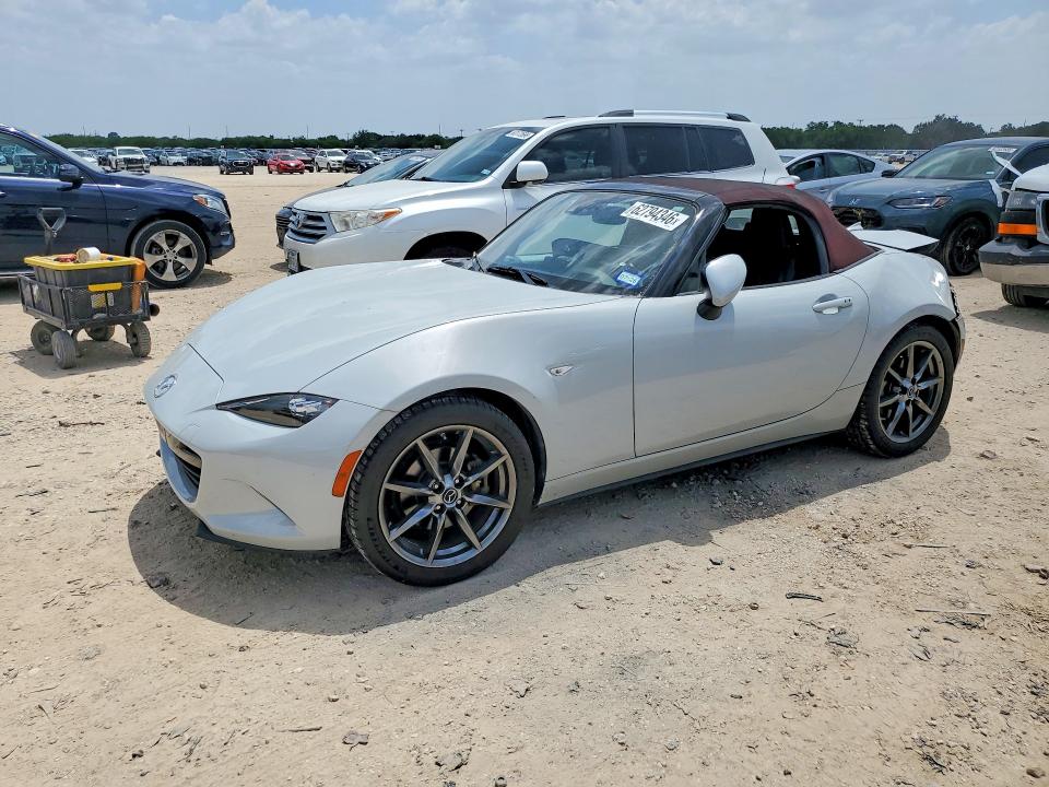 62794346 :رقم المزاد ، JM1NDAD77J0201676 vin ، 2018 Mazda Mx-5 Miata مزاد بيع