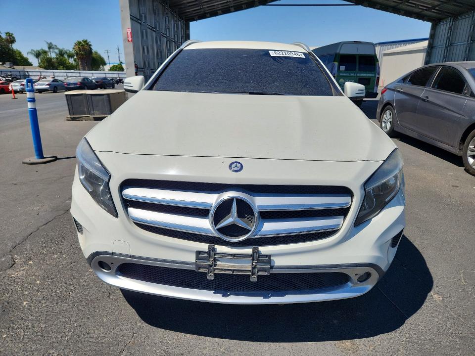 62220946 :رقم المزاد ، WDCTG4GB5GJ245978 vin ، 2016 Mercedes-benz Gla مزاد بيع