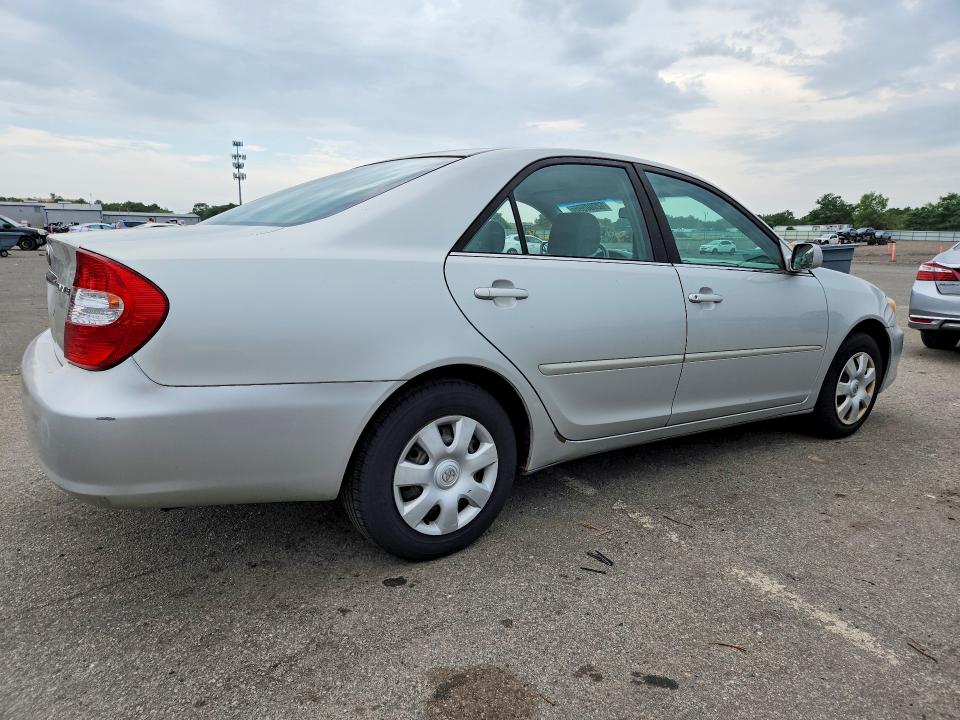 62000596 :رقم المزاد ، 4T1BE32K22U092570 vin ، 2002 Toyota Camry مزاد بيع