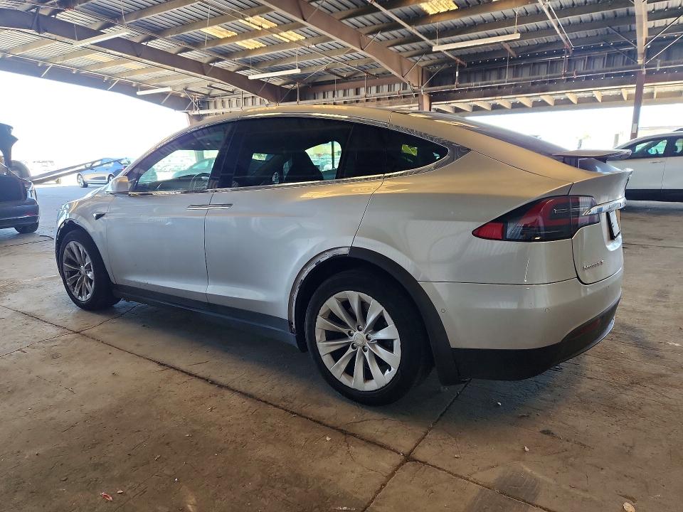 Продаж на аукціоні авто 2018 Tesla Model X, vin: 5YJXCDE27JF126933, номер лоту: 62542576