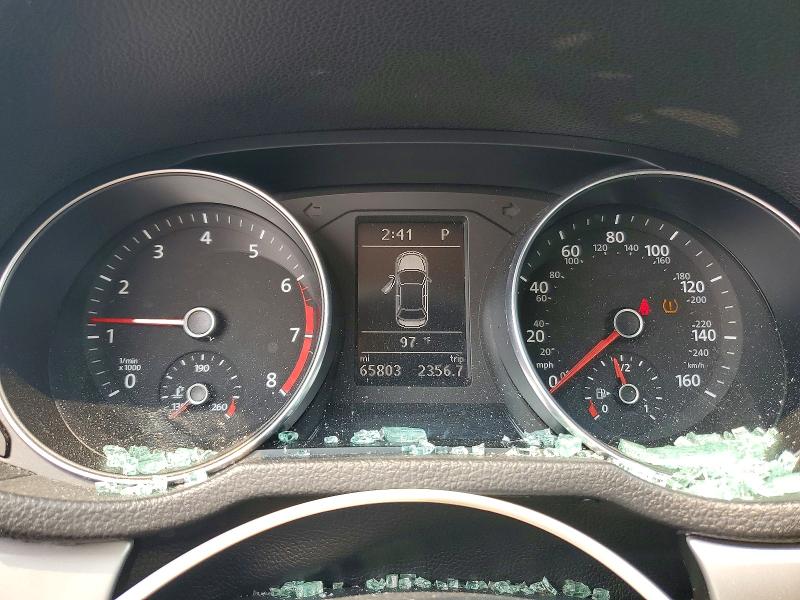 61398066 :رقم المزاد ، 1VWAT7A36HC032147 vin ، 2017 Volkswagen Passat مزاد بيع