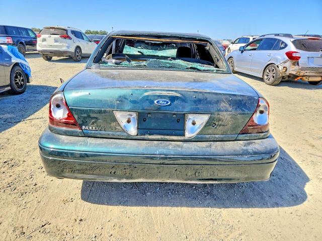 2006 Ford Crown Victoria მანქანა იყიდება აუქციონზე, vin: 2FAFP71WX6X131664, აუქციონის ნომერი: 59998086
