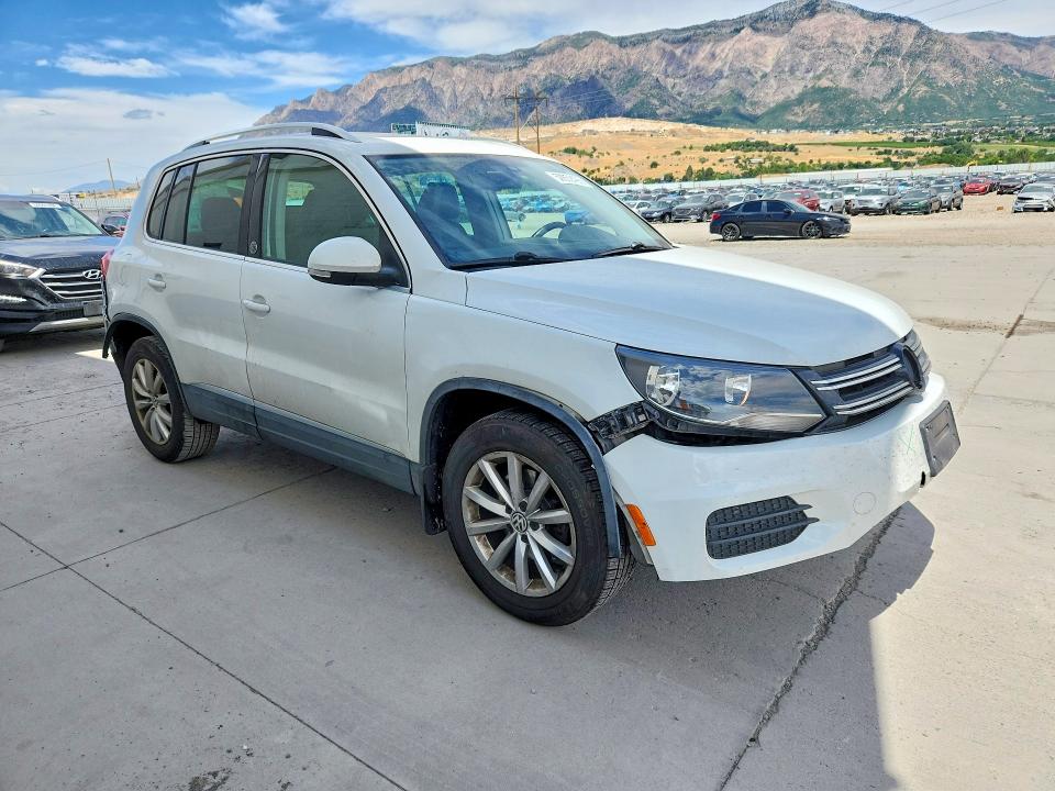 59859496 :رقم المزاد ، WVGSV7AX8HW500250 vin ، 2017 Volkswagen Tiguan مزاد بيع