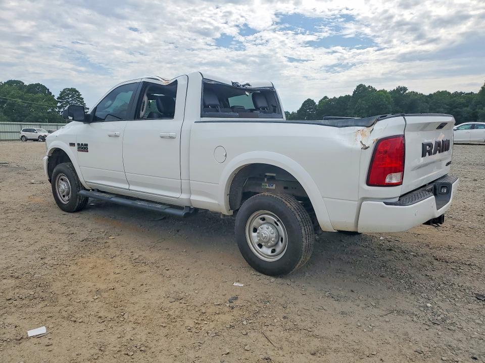 60657746 :رقم المزاد ، 3C6UR5DJ3HG683592 vin ، 2017 Ram 2500 مزاد بيع