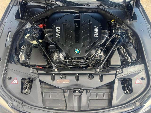 2015 Bmw 750 მანქანა იყიდება აუქციონზე, vin: WBAYB6C5XFD965910, აუქციონის ნომერი: 63611546