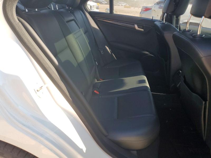 2014 Mercedes-benz C მანქანა იყიდება აუქციონზე, vin: WDDGF8AB4EG233038, აუქციონის ნომერი: 61192366