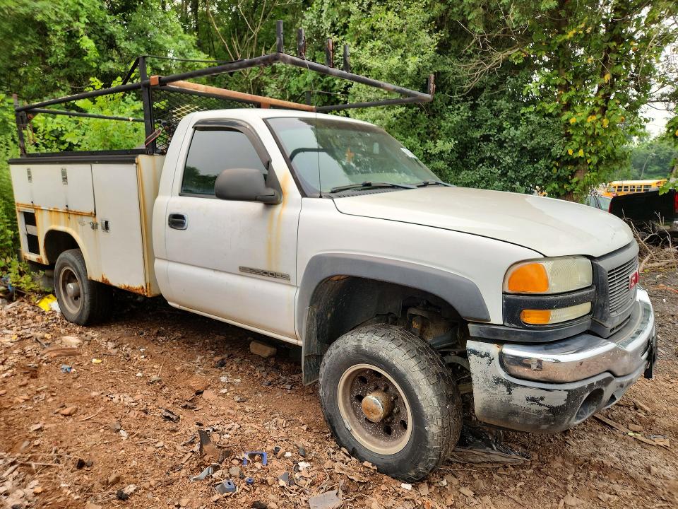61535306 :رقم المزاد ، 1GTHC24U74E401654 vin ، 2004 Gmc Sierra مزاد بيع