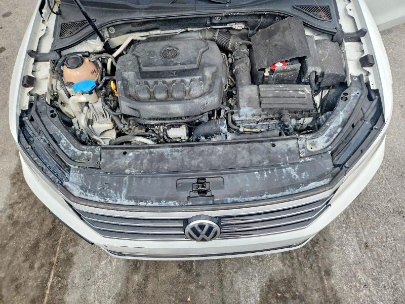 62566726 :رقم المزاد ، 1VWBA7A35JC003514 vin ، 2018 Volkswagen Passat مزاد بيع