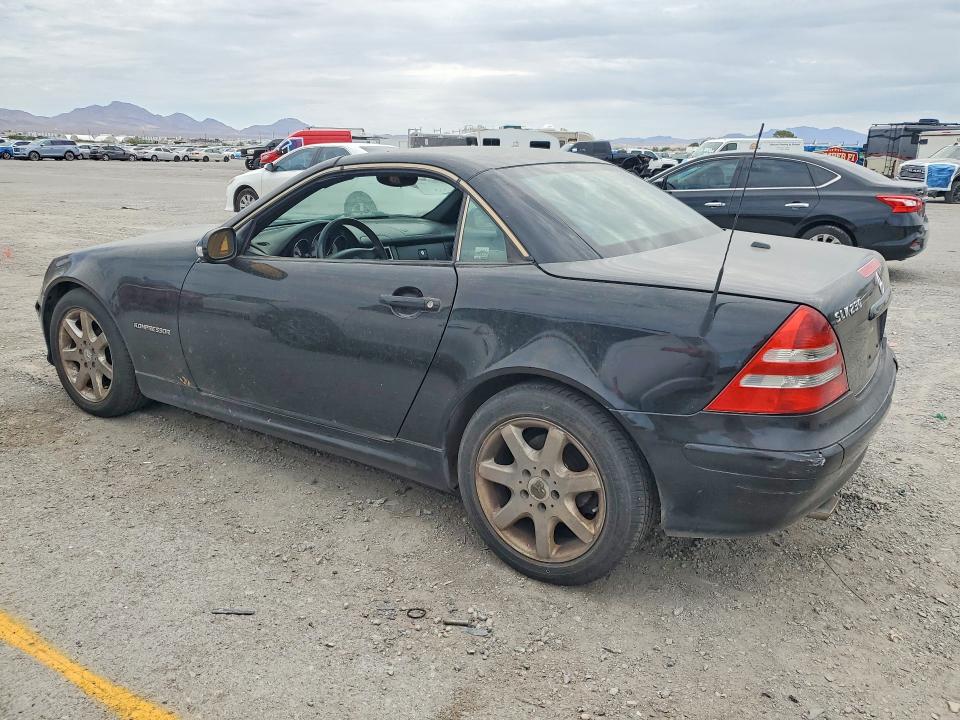 60718776 :رقم المزاد ، WDBKK49F81F179032 vin ، 2001 Mercedes-benz Slk مزاد بيع