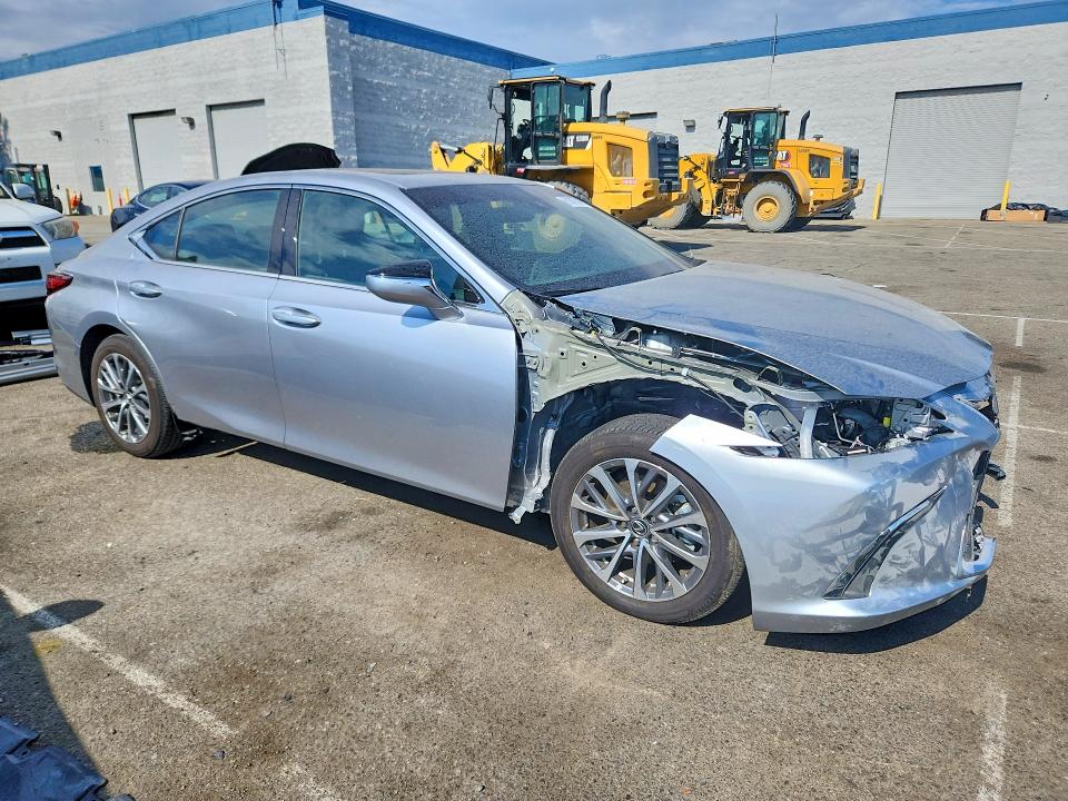 61047346 :رقم المزاد ، 58ACZ1B15SU205800 vin ، 2025 Lexus Es 350 مزاد بيع