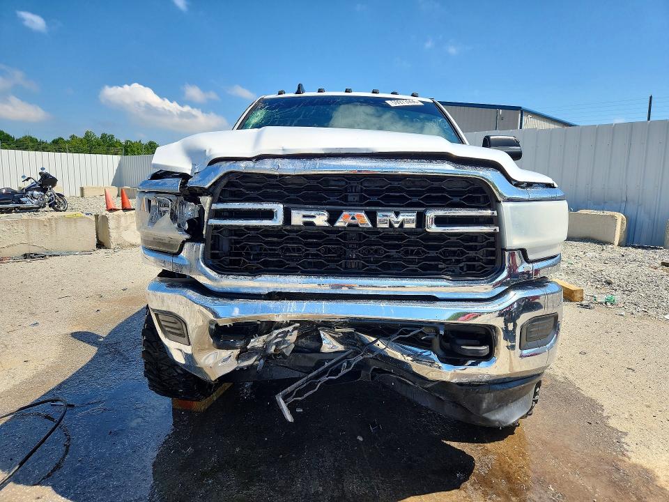 59973996 :رقم المزاد ، 3C63R3CL5NG163537 vin ، 2022 Ram 3500 مزاد بيع