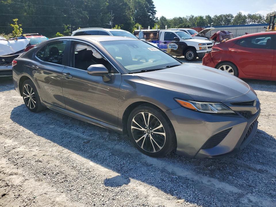 2018 Toyota Camry მანქანა იყიდება აუქციონზე, vin: 4T1B11HK9JU040584, აუქციონის ნომერი: 59954356