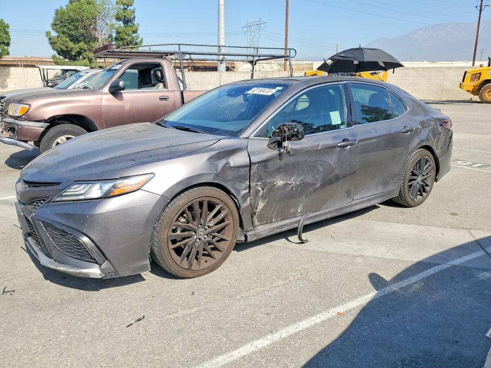 Auction sale of the 2021 Toyota Camry, vin: 4T1K61AK3MU422500, lot number: 62158476