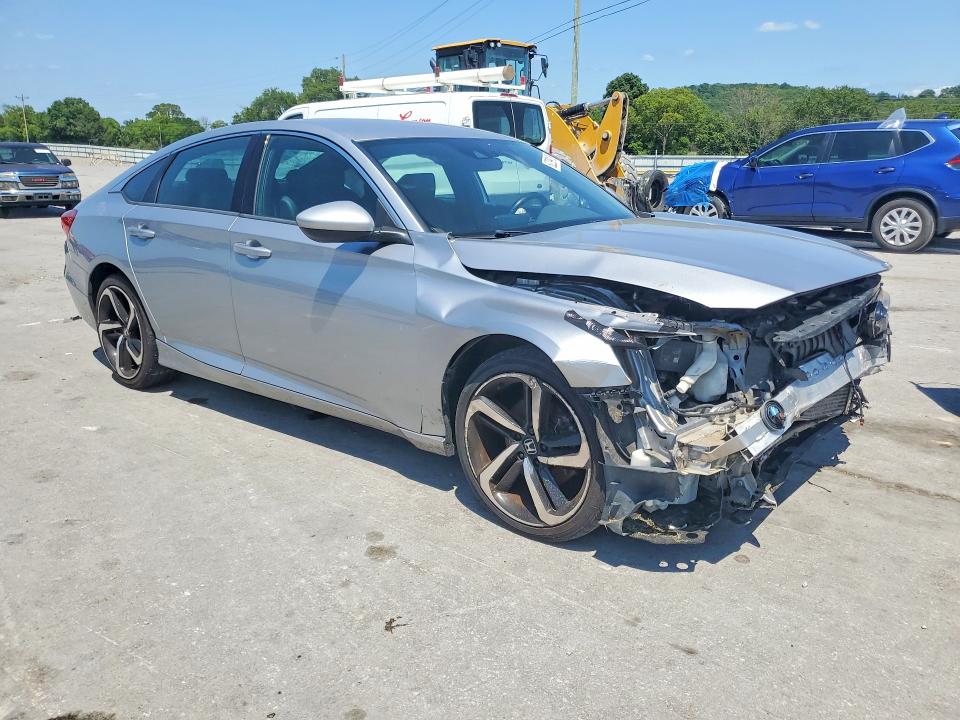 62299136 :رقم المزاد ، 1HGCV1F30JA075087 vin ، 2018 Honda Accord مزاد بيع