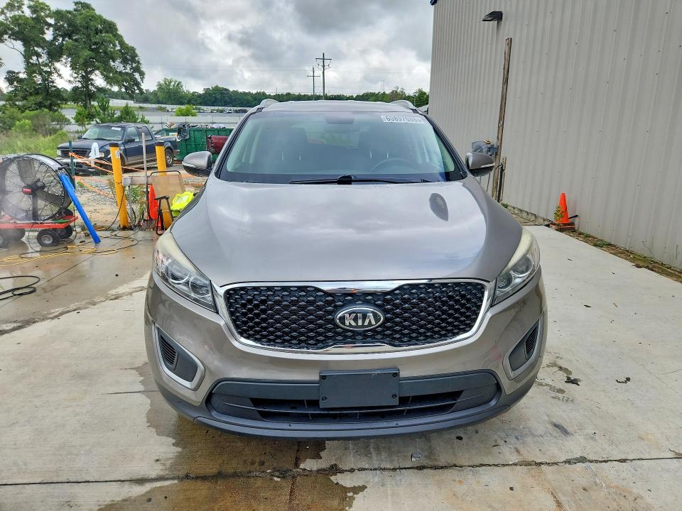 60897686 :رقم المزاد ، 5XYPGDA39GG042861 vin ، 2016 Kia Sorento مزاد بيع