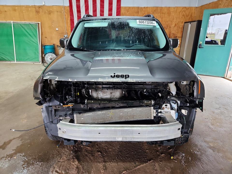 60873206 :رقم المزاد ، ZACCJBBB7HPE84517 vin ، 2017 Jeep Renegade مزاد بيع
