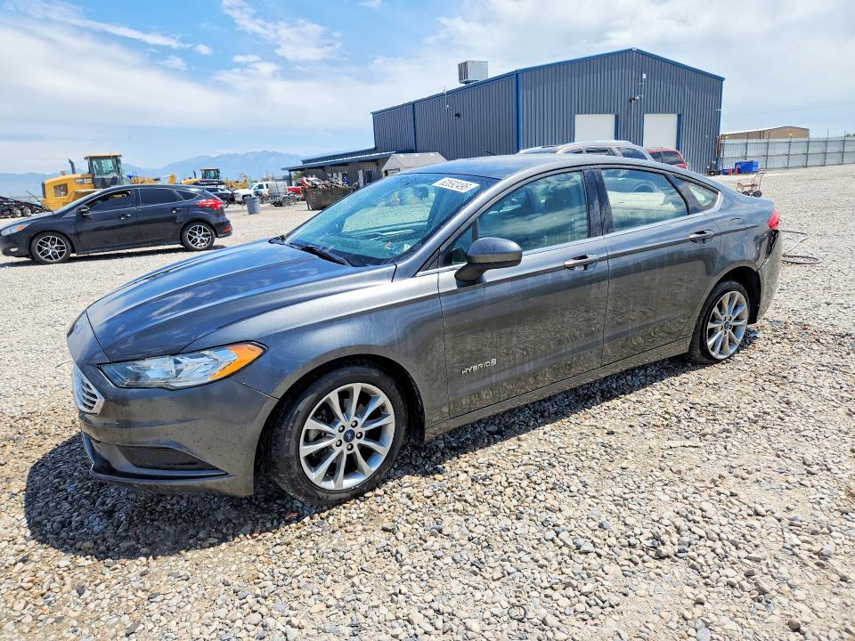 62692496 :رقم المزاد ، 3FA6P0LU7HR266069 vin ، 2017 Ford Fusion مزاد بيع