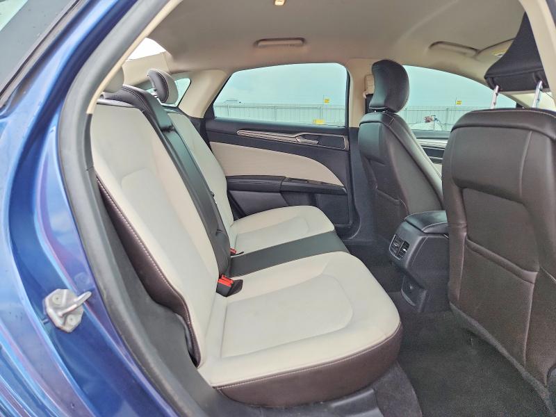 61031746 :رقم المزاد ، 3FA6P0HD4KR250959 vin ، 2019 Ford Fusion مزاد بيع