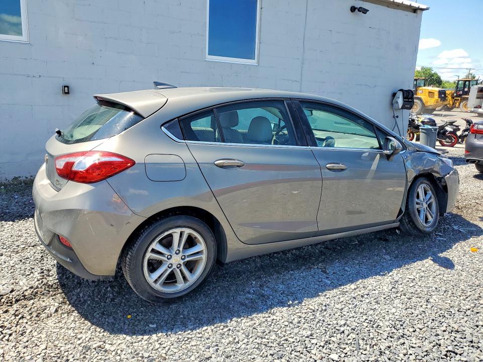 59300106 :رقم المزاد ، 3G1BE6SM9HS557712 vin ، 2017 Chevrolet Cruze مزاد بيع