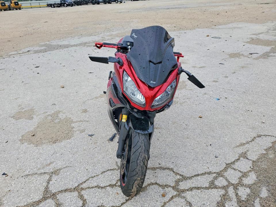 62107336 :رقم المزاد ، JKAEXEE16CDA07819 vin ، 2012 Kawasaki Ex650 مزاد بيع