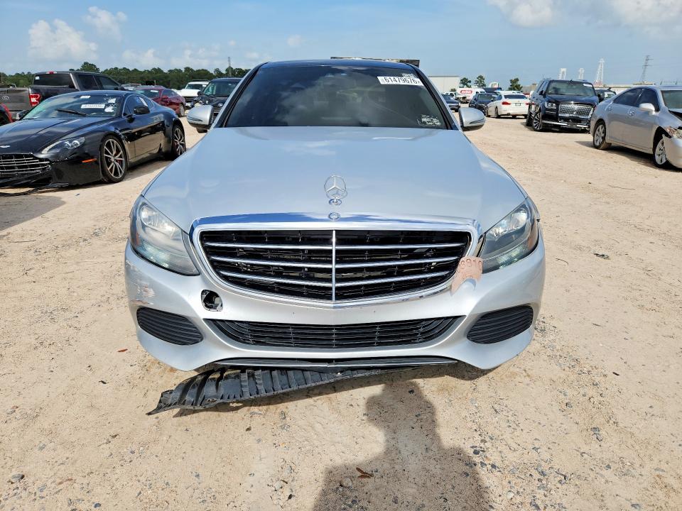 61479676 :رقم المزاد ، 55SWF4KB5HU209793 vin ، 2017 Mercedes-benz C مزاد بيع