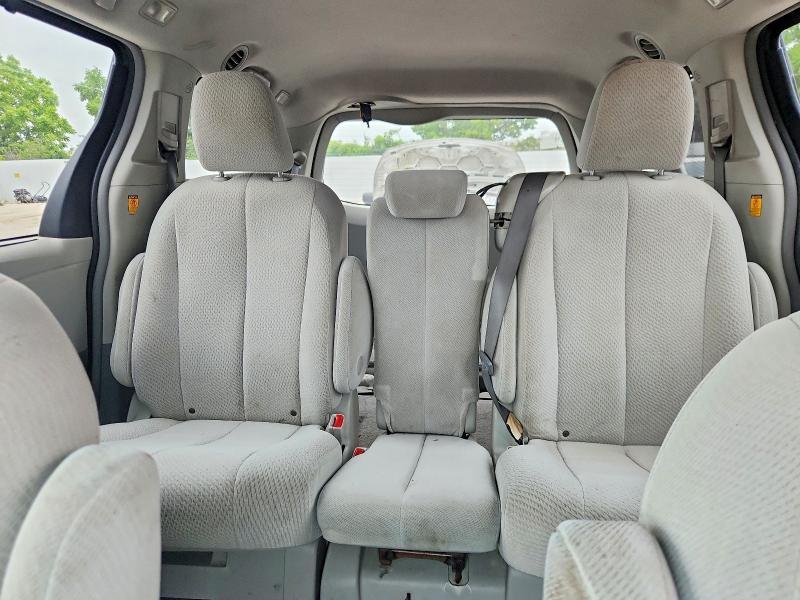 62324566 :رقم المزاد ، 5TDKK3DC8BS066529 vin ، 2011 Toyota Sienna مزاد بيع