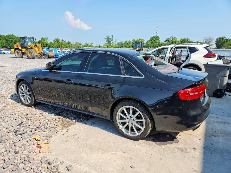 60477576 :رقم المزاد ، WAUFFAFL0FN043231 vin ، 2015 Audi A4 مزاد بيع