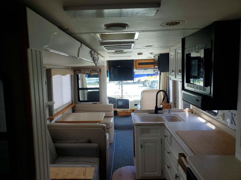 66864856 :رقم المزاد ، 5B4MP67G323353603 vin ، 2002 Workhorse Custom Chassis Motorhome Chassis مزاد بيع