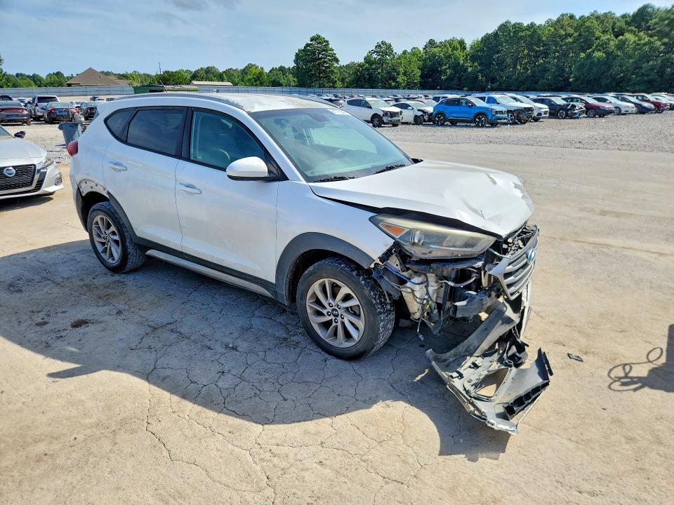 2017 Hyundai Tucson მანქანა იყიდება აუქციონზე, vin: KM8J33A4XHU262168, აუქციონის ნომერი: 61778246