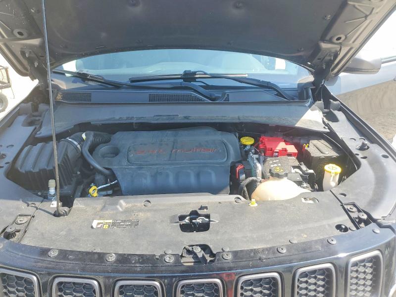 62449446 :رقم المزاد ، 3C4NJDDB4KT799941 vin ، 2019 Jeep Compass مزاد بيع