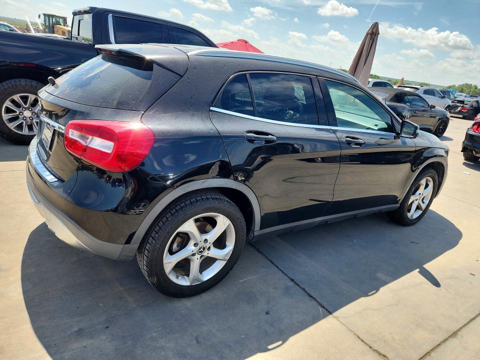 60127966 :رقم المزاد ، WDCTG4EB7KU005664 vin ، 2019 Mercedes-benz Gla مزاد بيع
