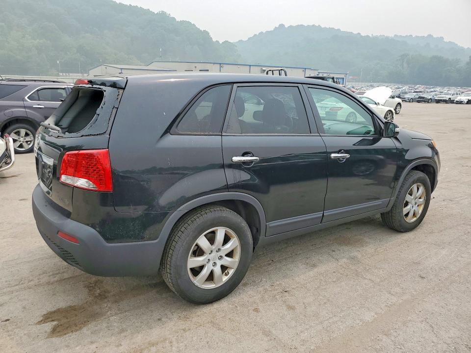 61193216 :رقم المزاد ، 5XYKT3A1XBG074743 vin ، 2011 Kia Sorento مزاد بيع