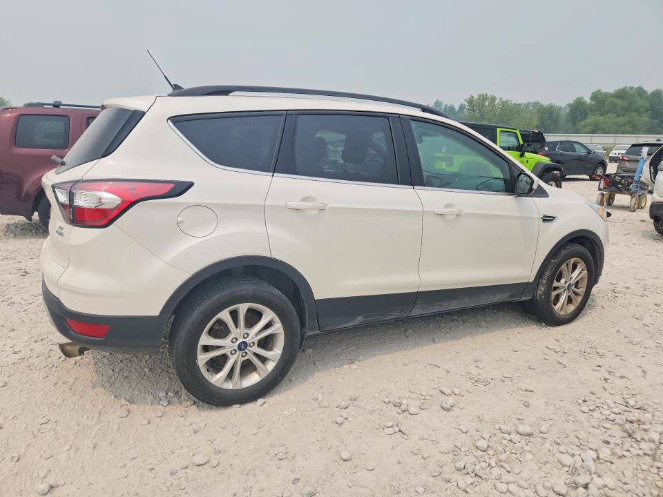 61523626 :رقم المزاد ، 1FMCU9GD7JUC86062 vin ، 2018 Ford Escape مزاد بيع