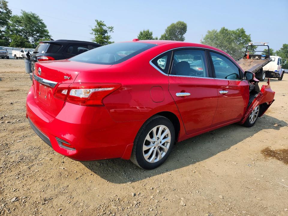 61476026 :رقم المزاد ، 3N1AB7AP4JY262472 vin ، 2018 Nissan Sentra مزاد بيع