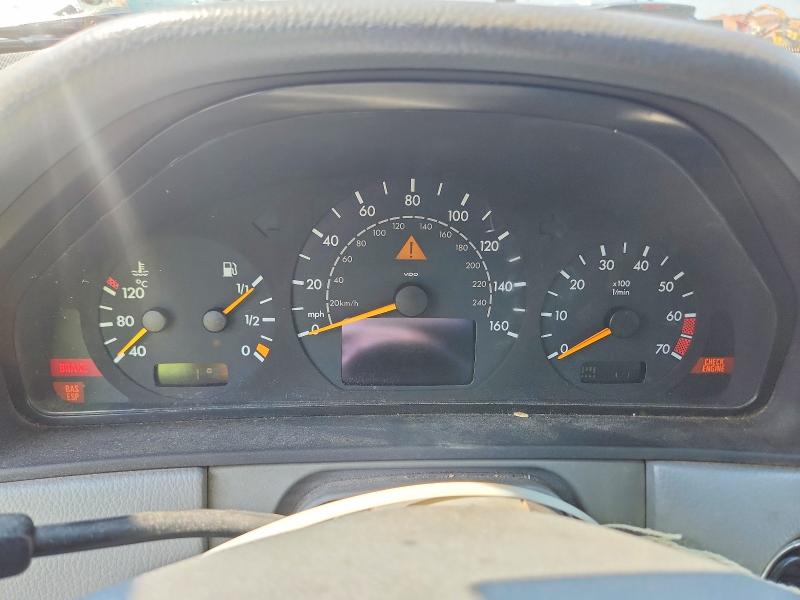 2002 Mercedes-benz E მანქანა იყიდება აუქციონზე, vin: WDBJF82J72X063922, აუქციონის ნომერი: 60720666